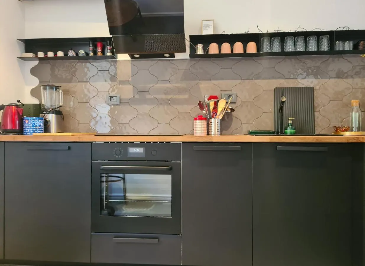 Apartment Georgina أوباتيا