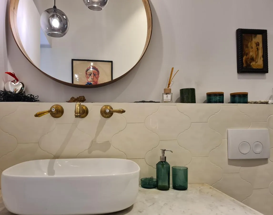 Apartment Georgina أوباتيا