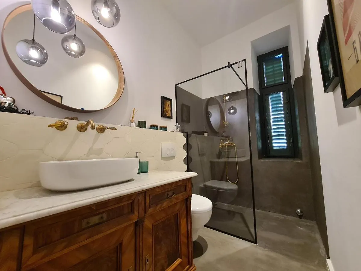 Apartment Georgina أوباتيا